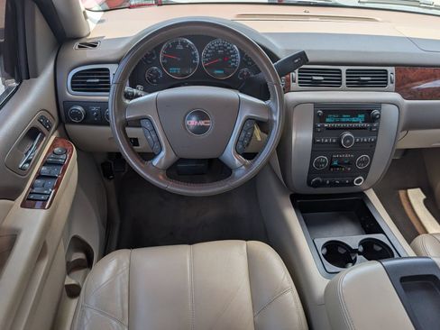 Used 2010 GMC Sierra 1500 SLT w/ LPO, Deluxe Chrome Package AWD/4WD image 17