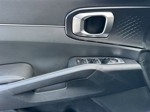 Used 2025 Kia Sorento S w/ Panoramic Sunroof Package image 10