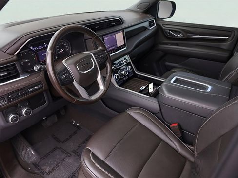 Used 2021 GMC Yukon Denali w/ Denali Premium Package image 13