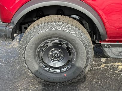 New 2025 Ford Bronco Badlands w/ Sasquatch Package