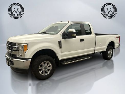 Used 2017 Ford F250 XL w/ Power Equipment Group AWD/4WD image 1