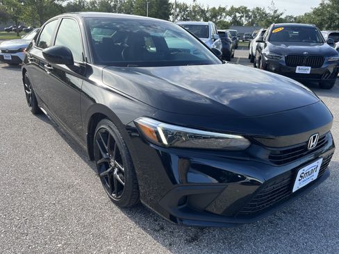 Used 2023 Honda Civic Sport image 3