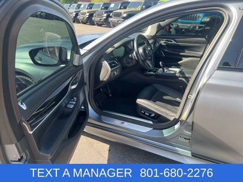 Used 2022 BMW 750i xDrive w/ Autobahn Package image 11