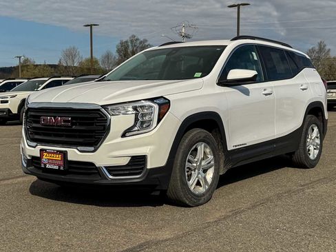 Used 2023 GMC Terrain SLE w/ Driver Convenience Package AWD/4WD image 7