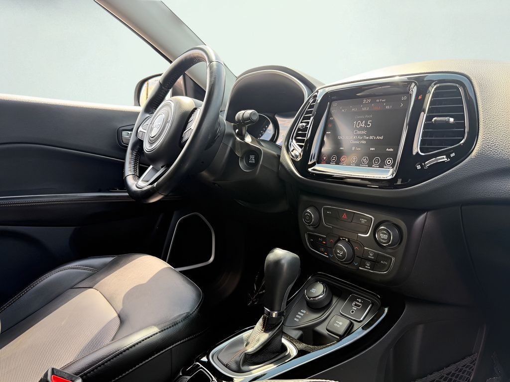 Used 2020 Jeep Compass Limited AWD/4WD image 25