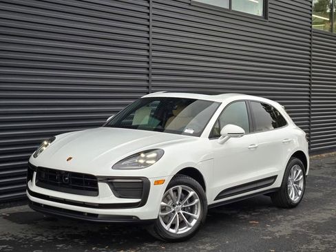Used 2026 Porsche Macan image 1