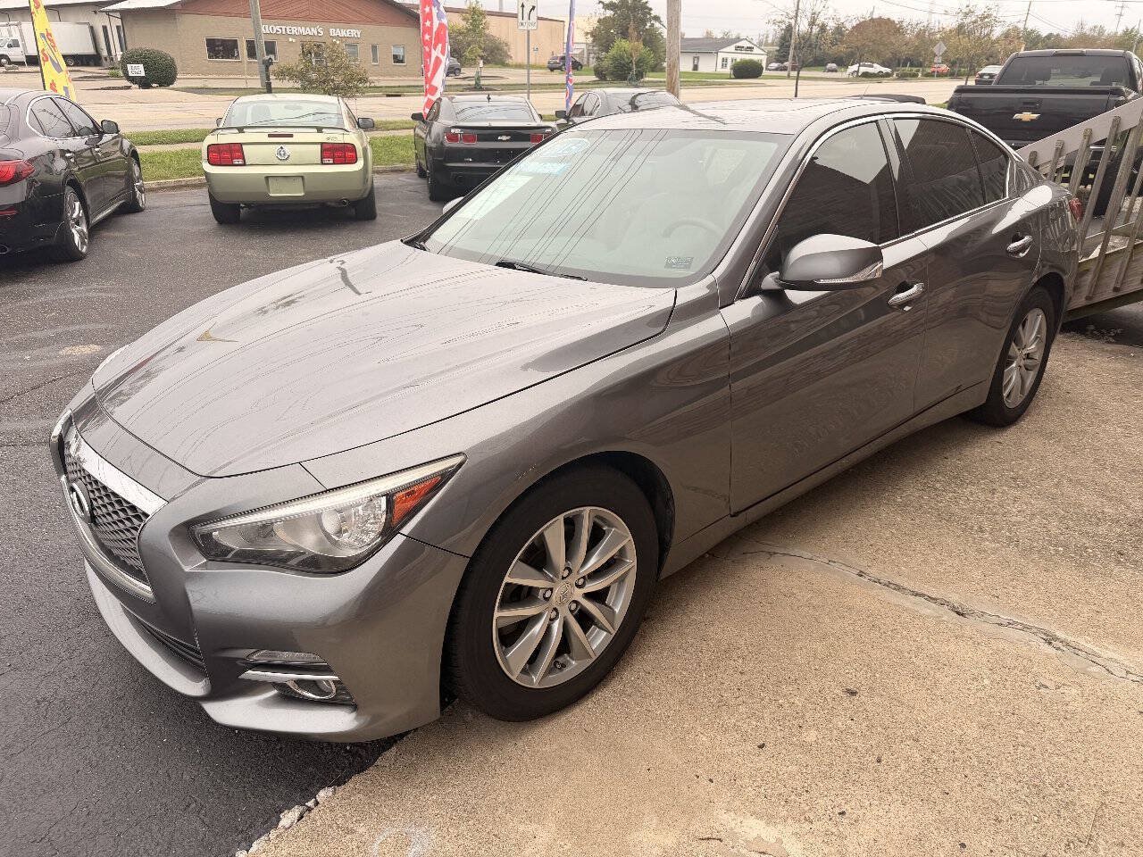 Used 2015 INFINITI Q50 Premium w/ Navigation Package AWD/4WD image 4