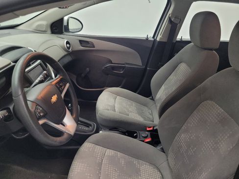 Used 2020 Chevrolet Sonic LT FWD image 17