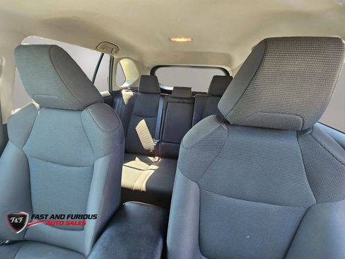 Used 2021 Toyota RAV4 LE AWD/4WD image 24