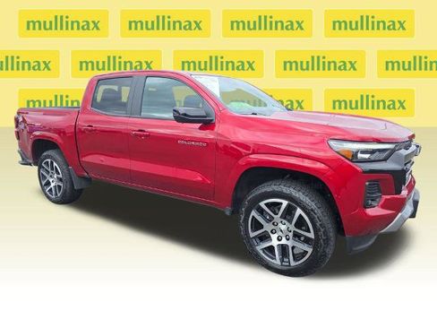 Used 2024 Chevrolet Colorado Z71 w/ Z71 Convenience Package 2 AWD/4WD image 1