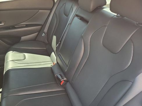 Used 2024 Hyundai Elantra Limited FWD image 13