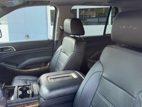 Used 2016 GMC Yukon Denali AWD/4WD image 10