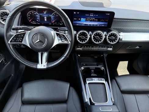 Used 2025 Mercedes-Benz GLB 250 image 2