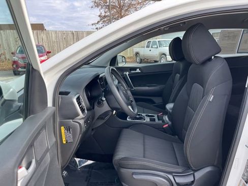 Used 2020 Kia Sportage LX image 13