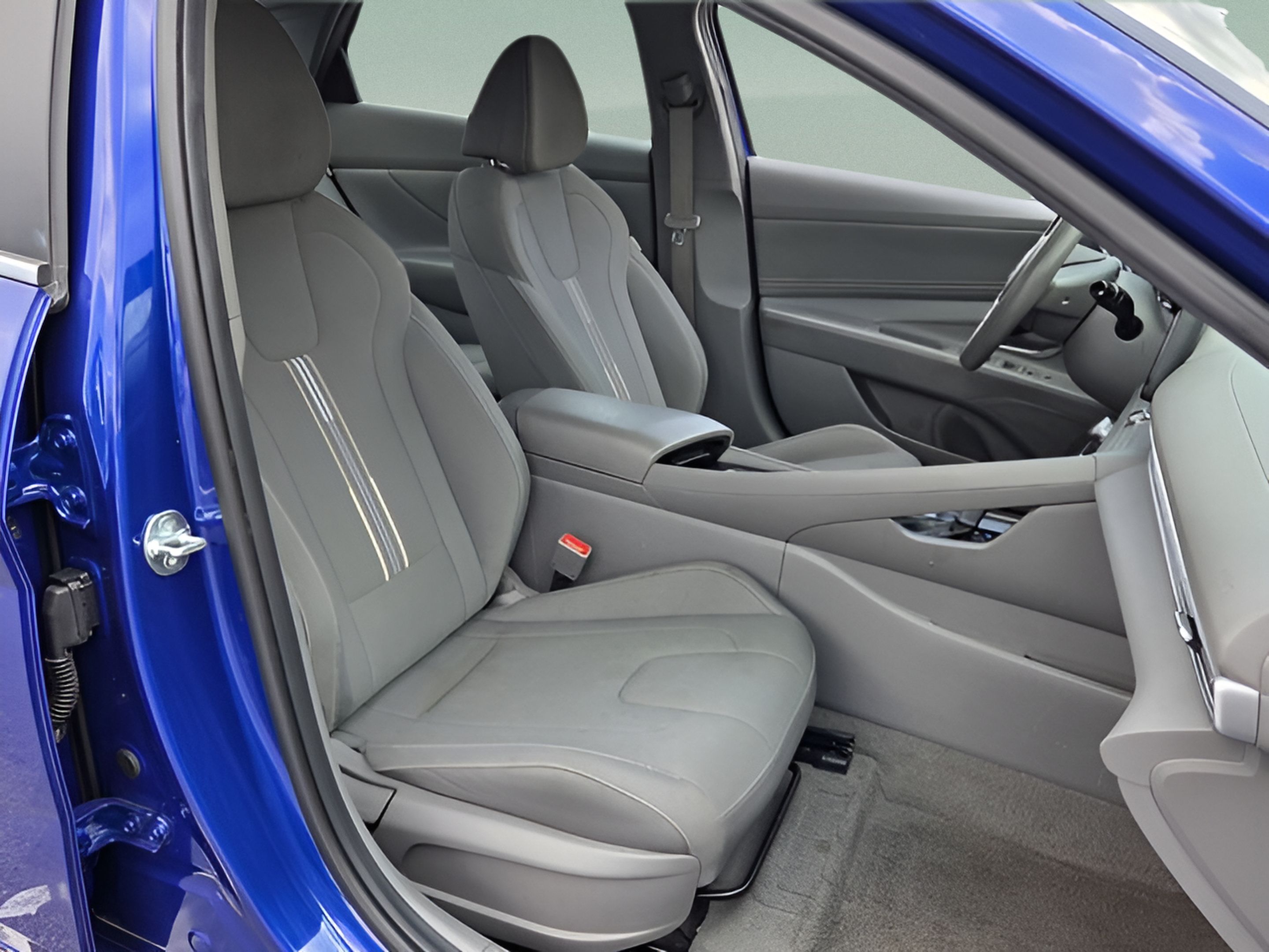 Used 2025 Hyundai Elantra SEL FWD image 15