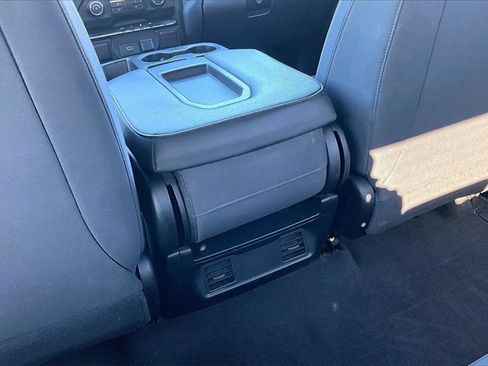 Used 2020 Chevrolet Silverado 1500 Custom w/ Custom Value Package image 11