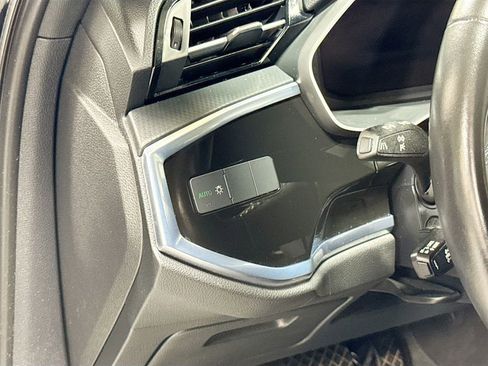 Used 2020 Audi Q3 2.0T Premium w/ Convenience Package image 27