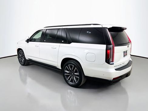 Used 2023 Cadillac Escalade ESV Sport w/ Touring Package image 6