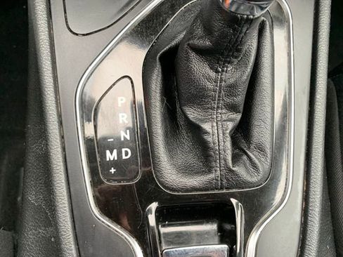 Used 2019 Jeep Cherokee Limited image 23