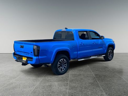 Used 2020 Toyota Tacoma TRD Sport w/ Technology Package RWD image 5