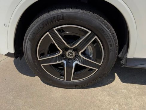 Used 2023 Mercedes-Benz GLC 300 4MATIC image 9