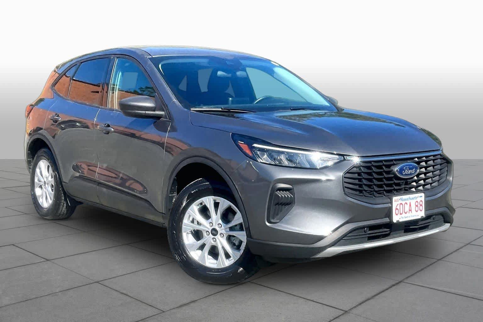 Used 2025 Ford Escape Active AWD/4WD image 3