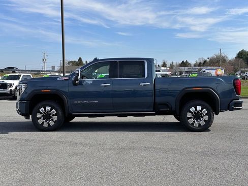 New 2026 GMC Sierra 2500 Denali w/ Denali Reserve Package AWD/4WD image 6