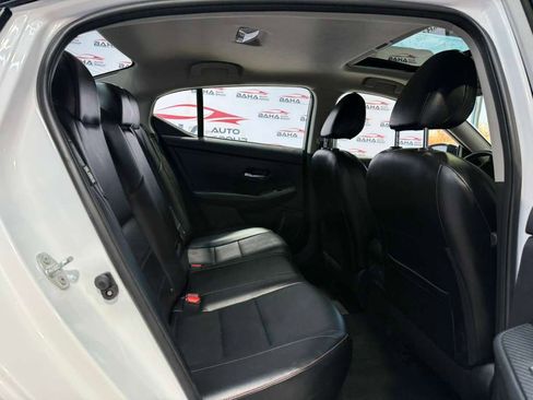 Used 2025 Nissan Sentra SR w/ SR Premium Package image 39