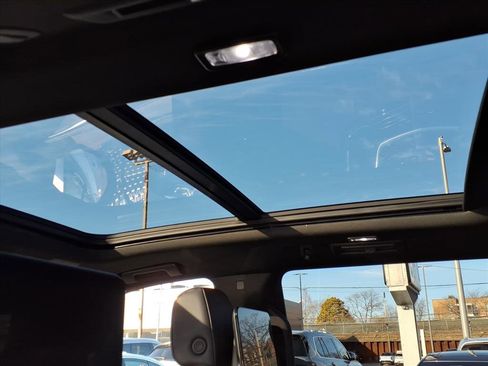 Used 2021 Cadillac Escalade ESV Sport w/ Driver Assist Tech Package image 20