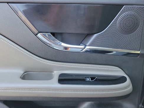 Certified 2024 Lincoln Corsair AWD w/ Equipment Group 101A image 14