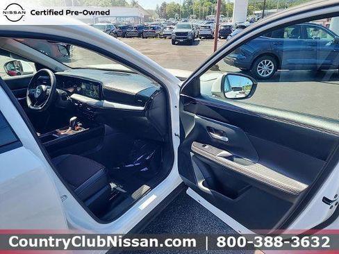Certified 2025 Nissan Kicks SR w/ SR Premium Package AWD/4WD image 29