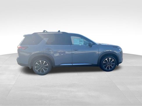 New 2026 Nissan Pathfinder Platinum image 8