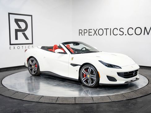 Used 2019 Ferrari Portofino image 17