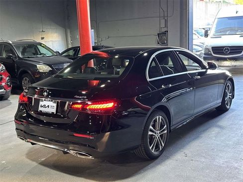 Used 2022 Mercedes-Benz E 350 4MATIC Sedan image 7