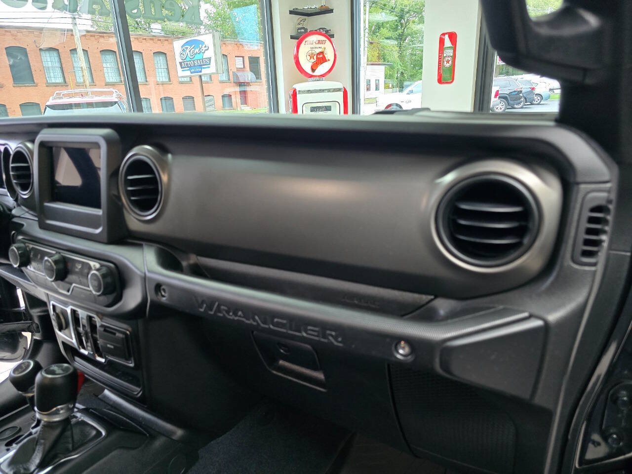 Used 2022 Jeep Wrangler Unlimited Sport AWD/4WD image 33