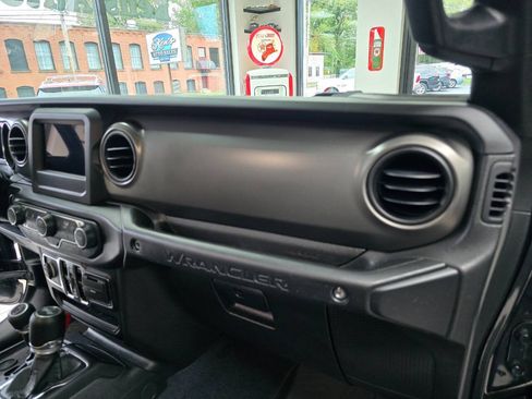 Used 2022 Jeep Wrangler Unlimited Sport AWD/4WD image 33