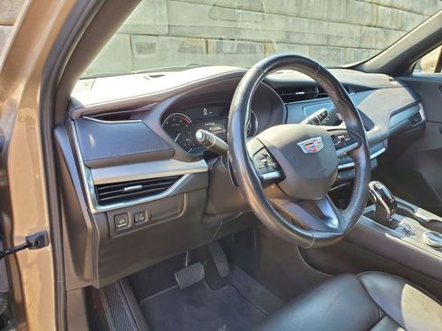 Certified 2022 Cadillac XT4 Premium Luxury w/ Enhanced Visibility Package image 21