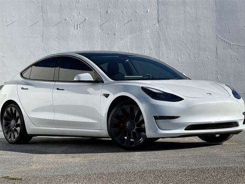 Used 2023 Tesla Model 3 Performance image 2