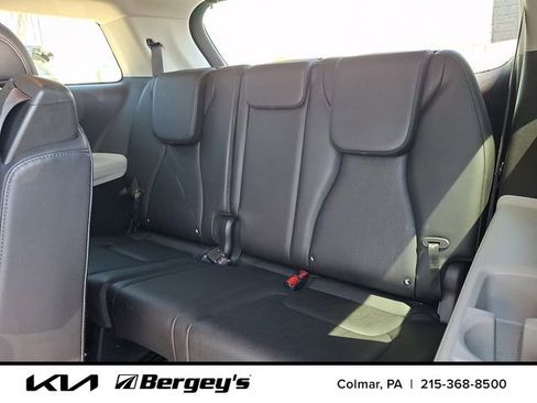 Used 2022 Kia Carnival LX FWD image 13