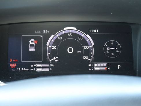 Used 2023 Toyota Tundra Platinum AWD/4WD image 29