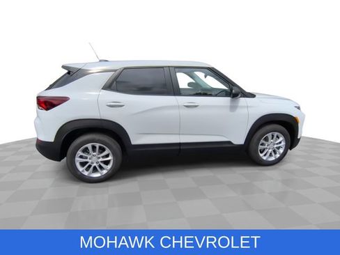 Certified 2026 Chevrolet TrailBlazer LS w/ LS Convenience Package FWD image 10