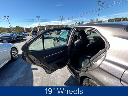 Used 2023 Toyota Camry XSE image 15