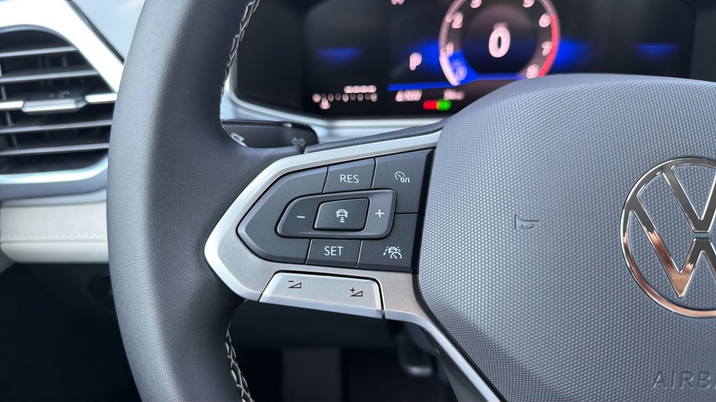 New 2026 Volkswagen Taos SE FWD image 21