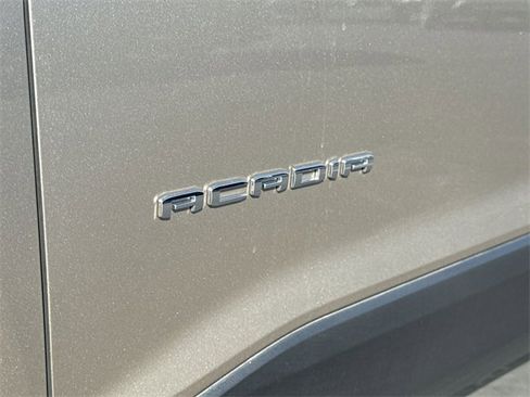 Certified 2023 GMC Acadia SLE w/ Driver Convenience Package image 30