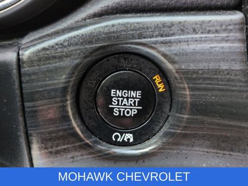 Used 2019 Jeep Grand Cherokee Limited AWD/4WD image 17