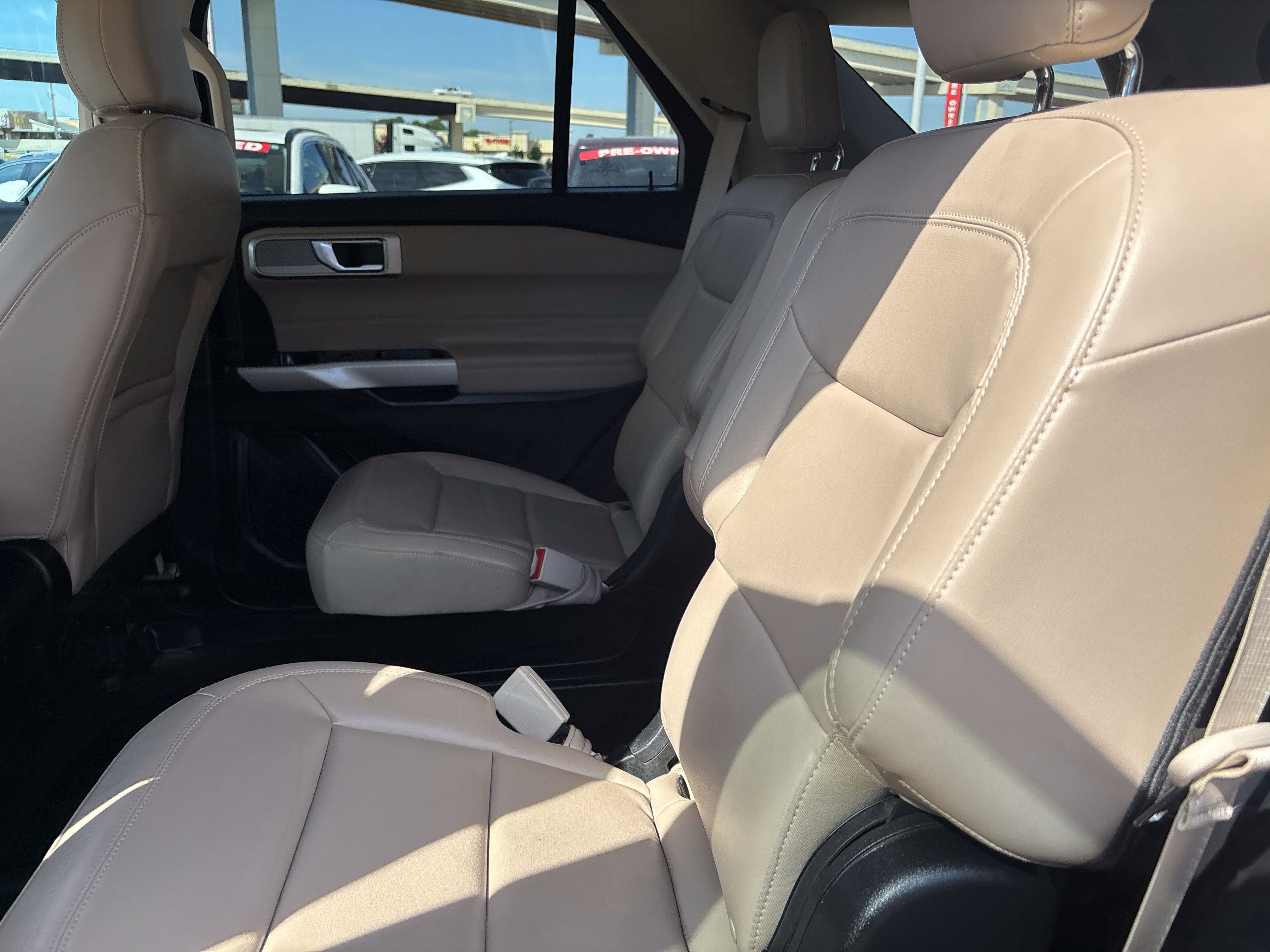 Used 2024 Ford Explorer XLT w/ Equipment Group 202A RWD image 42