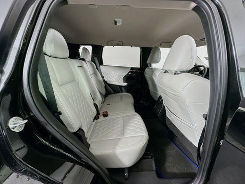 Used 2024 Mitsubishi Outlander SEL Black Edition image 31