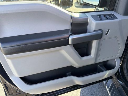 Used 2016 Ford F150 XLT w/ Equipment Group 302A Luxury image 26