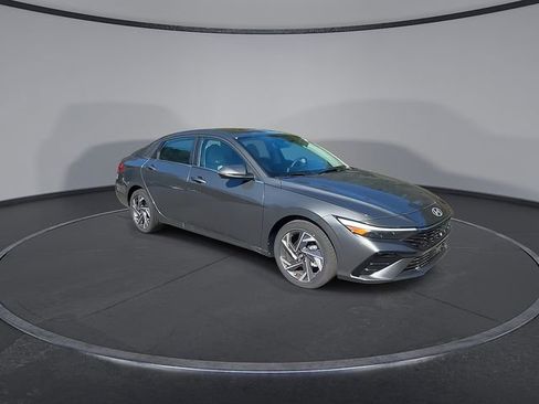 New 2025 Hyundai Elantra Limited FWD image 2