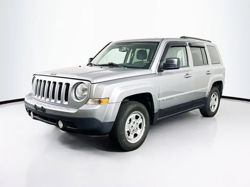 Used 2016 Jeep Patriot Sport w/ Power Value Group FWD image 3